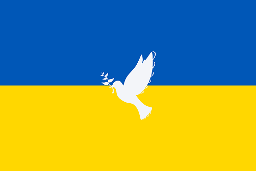 Friedenstaube vor Ukrainischer Flagge